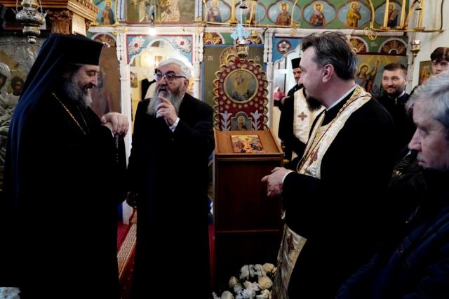„Să-l căutăm în rugăciune, precum sfinții, neîncetat spunând «Doamne, Iisuse Hristoase, Fiul lui Dumnezeu, miluiește-mă»” le-a transmis PS Nichifor Botoșăneanul credincioșilor din Arămoaia