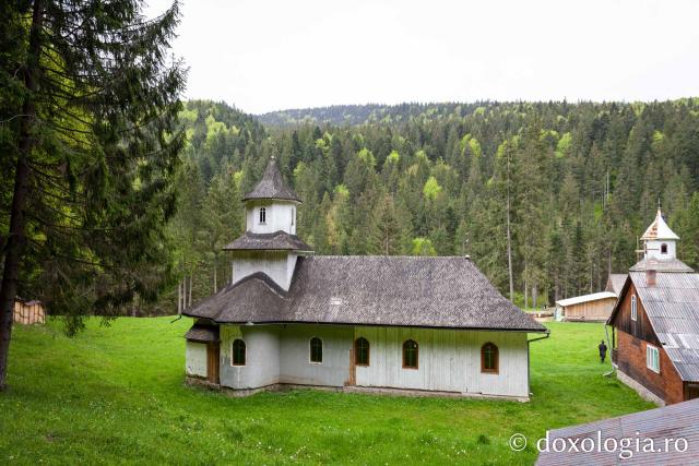 Schitul Brateș