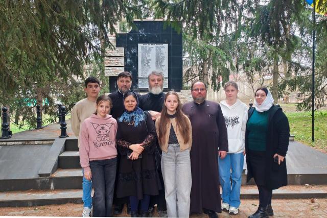 Taina Sfântului Maslu și activități misionare în două biserici din comuna Răducăneni