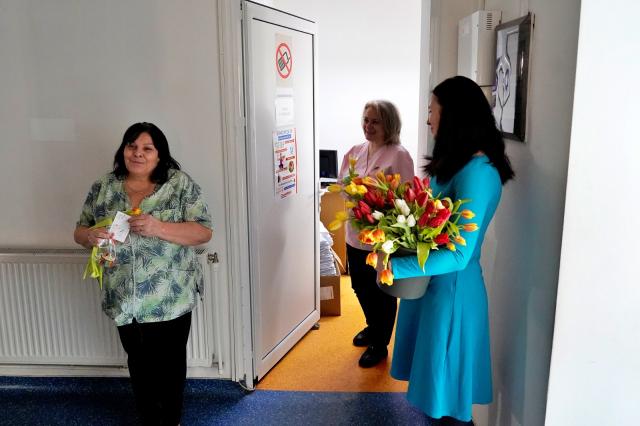 Daruri și mărțișoare pentru mamele și medicii Maternității „Elena Doamna” din Iași