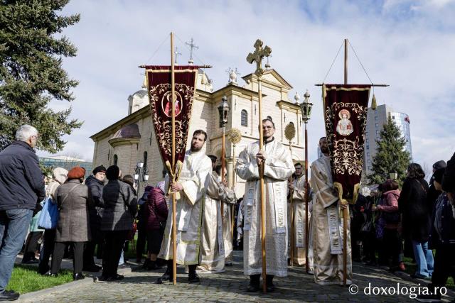 Aproximativ 2000 de credincioși au participat la Procesiunea de Florii din Iași