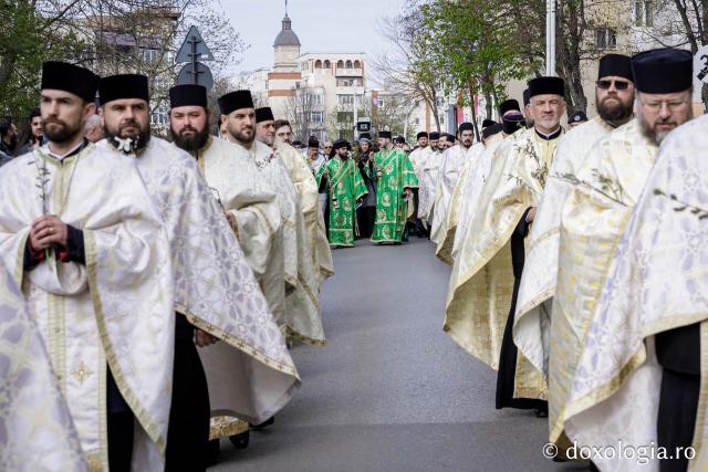 Aproximativ 2000 de credincioși au participat la Procesiunea de Florii din Iași