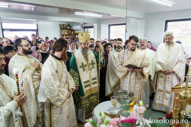 Zi de sărbătoare în Iași: Parohia Uricani II a primit binecuvântare arhierească și un nou spațiu de rugăciune