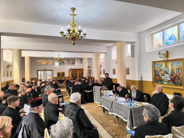 IPS Teofan, alături de clericii din Protopopiatul Piatra Neamț, la conferința semestrială de primăvară