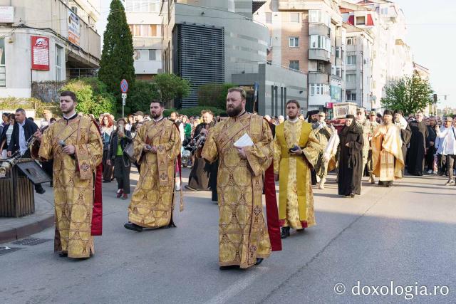 Botoșaniul în rugăciune: Moaștele Sfântului Gheorghe Pelerinul, purtate pe străzile orașului