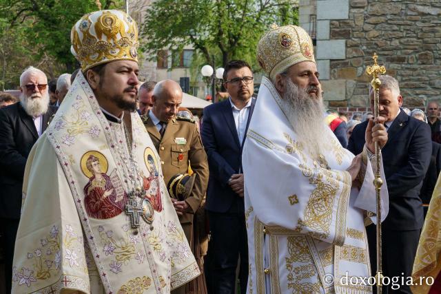 Credincioșii din Botoșani, în rugăciune de sărbătoarea Sfântului Mare Mucenic Gheorghe