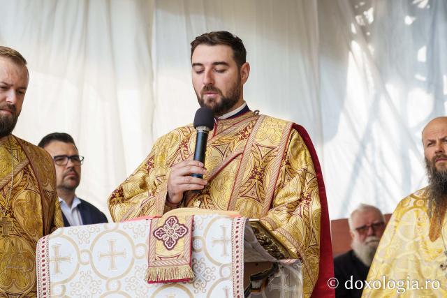 Credincioșii din Botoșani, în rugăciune de sărbătoarea Sfântului Mare Mucenic Gheorghe