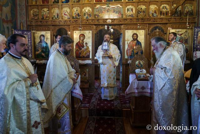 Slujbă de sfințire la Parohia „Nașterea Maicii Domnului” - Curături, Protopopiatul Iași III