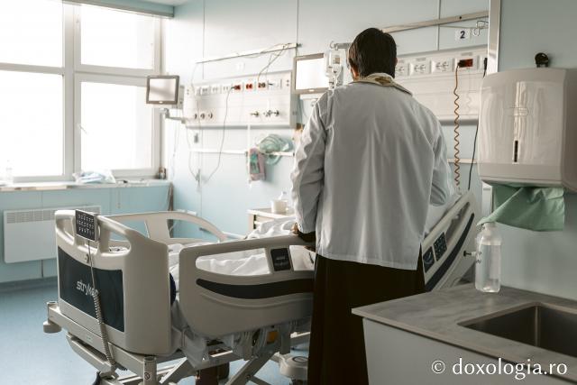 (Fotoreportaj) Cu Hristos în spital, lângă patul celor suferinzi