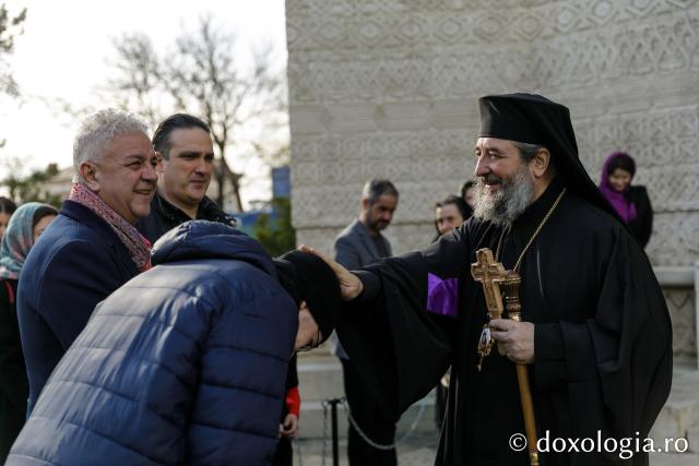 Preasfințitul Părinte Nichifor Botoșăneanul a săvârșit Denia din Sfânta și Marea Marți la Mănăstirea „Sfinții Trei Ierahi” din Iași
