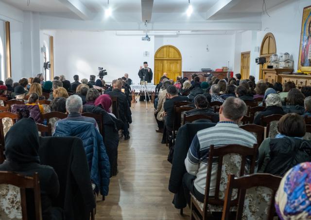 Conferință la Biserica Vovidenia din Botoșani: „Virtuțile care ne duc în Rai se învață în Biserică”
