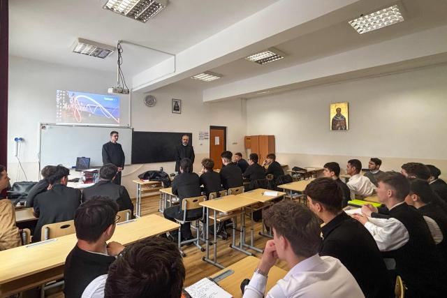 La Seminarul Teologic Ortodox din Iași a avut loc atelierul catehetic „Înțelegerea semnificației teologice a slujbei Utreniei – discuție și reflecție”