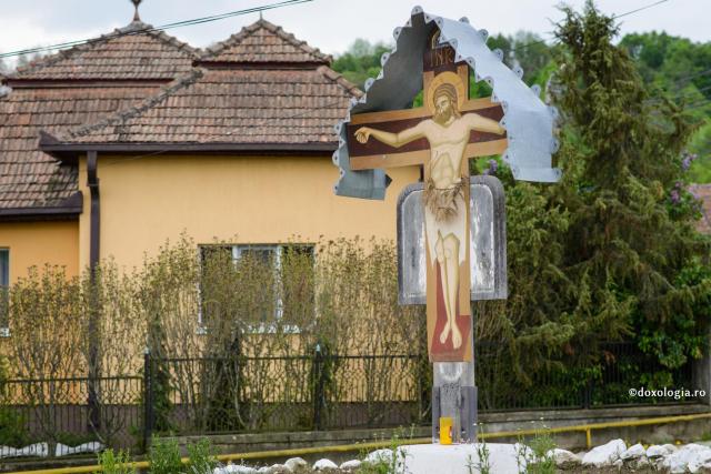 Taina liniștii în așteptarea Învierii