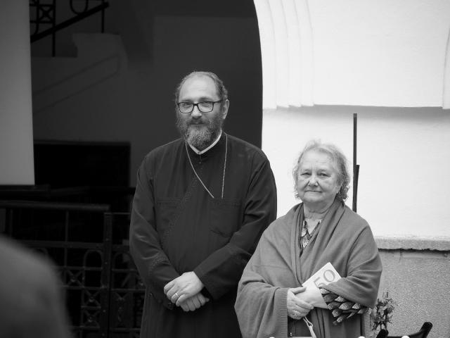 Părintele Constantin Necula, alături de mama sa