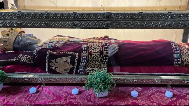 Moaștele întregi ale Sfintei Împărătese Elena vor ajunge la Mănăstirea Pantocrator