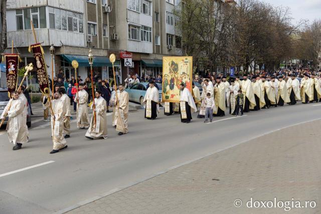 Aproximativ 2000 de credincioși au participat la Procesiunea de Florii din Iași