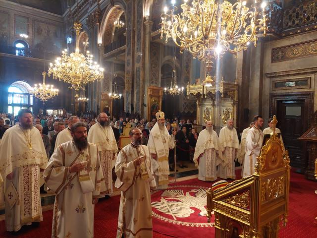 Hramul Mitropoliei Moldovei și Bucovinei, la Catedrală: „Sfântul Mare Mucenic Gheorghe să ne fie icoană vie de bărbăție, de mărturisire, de lumină”