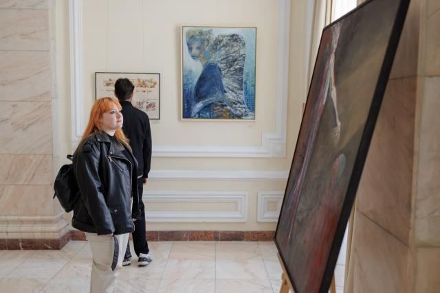 Vernisajul expoziţiei „Oameni şi îngeri. Oameni şi sfinţi”, un dialog între artă şi spiritualitate, găzduit la Iaşi