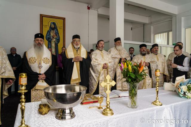 La Seminarul Teologic Ortodox „Veniamin Costachi” de la Mănăstirea Neamț a fost sfințit cabinetul stomatologic școlar „Sfântul Calinic de la Cernica”