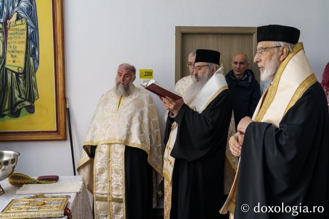 La Seminarul Teologic Ortodox „Veniamin Costachi” de la Mănăstirea Neamț a fost sfințit cabinetul stomatologic școlar „Sfântul Calinic de la Cernica”