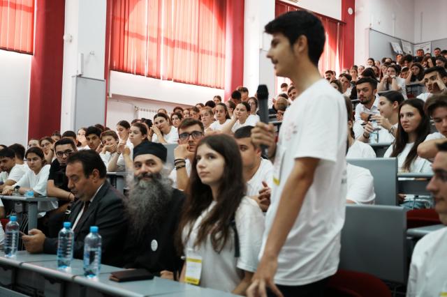 Prefer întrebările bune răspunsurilor inteligente