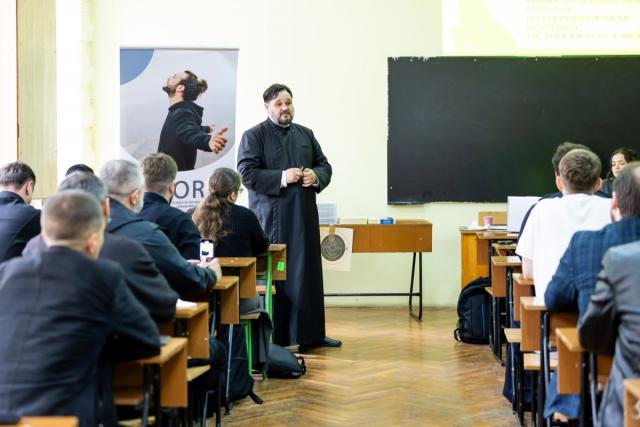 Conferința „Adicțiile în rândul tinerilor”, la extensia din Chișinău a facultății de Teologie din Iași