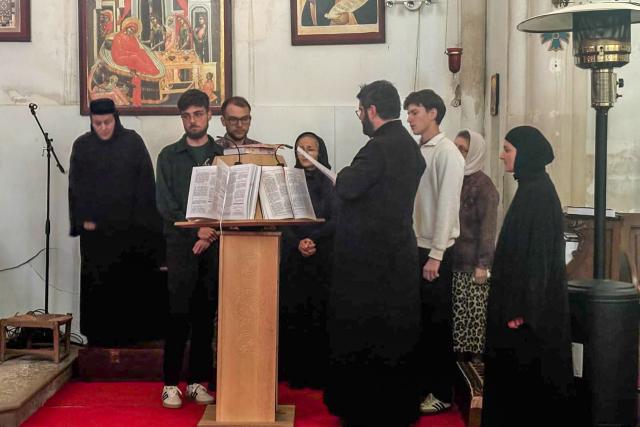 Cursuri de muzică psaltică și tipic bisericesc la Mănăstirea Godoncourt din Franța