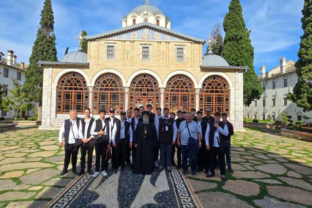 Elevi seminariști ieșeni, în pelerinaj la Sfântul Munte Athos