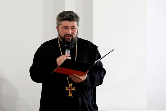 Peste 200 de tineri botoșăneni s-au întâlnit pentru a discuta despre Biserică. PS Nichifor Botoșăneanul, prezent printre ei: „Să vă bucurați de întâlnirea cu Dumnezeu, adevărata bucurie”