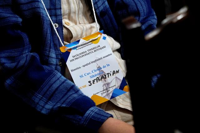 Peste 200 de tineri botoșăneni s-au întâlnit pentru a discuta despre Biserică. PS Nichifor Botoșăneanul, prezent printre ei: „Să vă bucurați de întâlnirea cu Dumnezeu, adevărata bucurie”