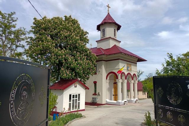 Lăcașul de cult al Parohiei „Sfânta Cuvioasă Parascheva și Sfântul Mare Mucenic Dimitrie” din satul Banu, resfințit de PS Nichifor Botoșăneanul