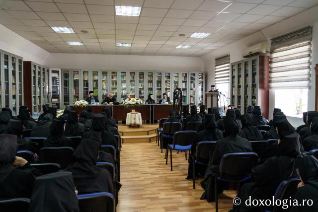 Monahiile Olimpiada și Nazaria, propuse pentru canonizare, au fost evocate la sinaxa Mănăstirii Văratec