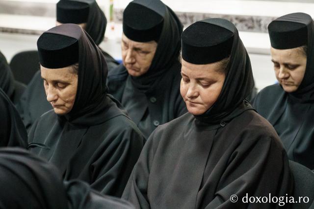 Monahiile Olimpiada și Nazaria, propuse pentru canonizare, au fost evocate la sinaxa Mănăstirii Văratec