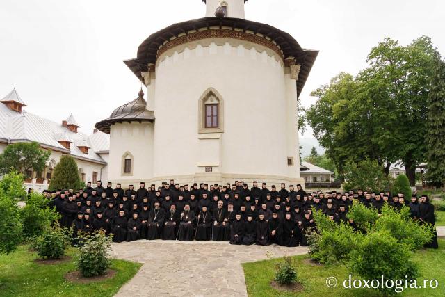 Monahiile Olimpiada și Nazaria, propuse pentru canonizare, au fost evocate la sinaxa Mănăstirii Văratec