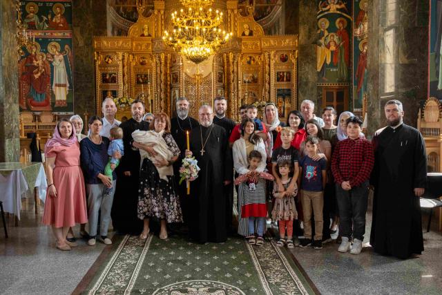 Zi de sărbătoare în familia Rica: a fost botezat al 10-lea copil