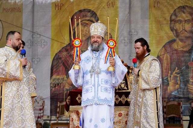 PS Nichifor Botoșăneanul, către nemțeni, la hramul orașului Piatra Neamț: „Să-l urmăm cu viețuirea noastră pe Sfântul Ioan Botezătorul”