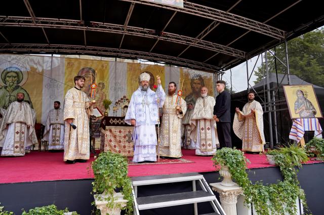 PS Nichifor Botoșăneanul, către nemțeni, la hramul orașului Piatra Neamț: „Să-l urmăm cu viețuirea noastră pe Sfântul Ioan Botezătorul”