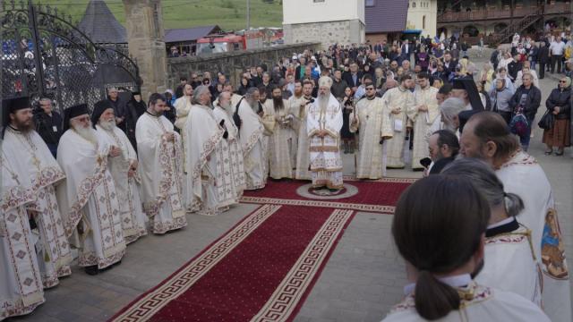 Întru pomenire veșnică: Sfânta Liturghie și parastas pentru părintele Justin Parvu la Mănăstirea Petru Vodă