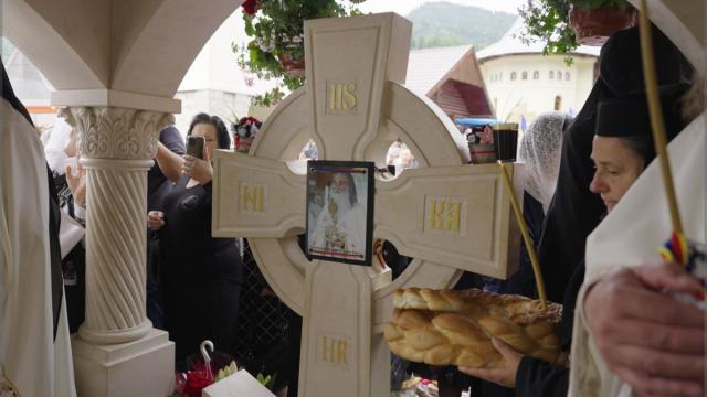 Întru pomenire veșnică: Sfânta Liturghie și parastas pentru părintele Justin Parvu la Mănăstirea Petru Vodă