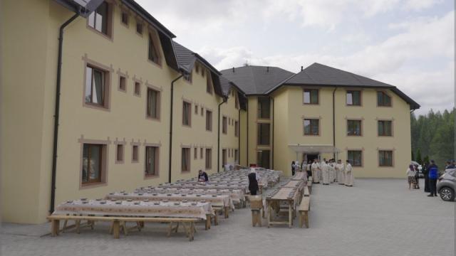 Întru pomenire veșnică: Sfânta Liturghie și parastas pentru părintele Justin Parvu la Mănăstirea Petru Vodă