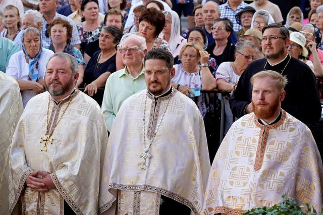 Moaștele Sfântului Iosif cel Milostiv, purtate în procesiune la hramul orașului Piatra Neamț