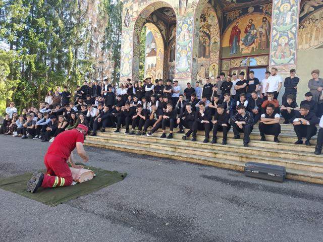 Instructaj PSI-SU la Seminarul Teologic Ortodox „Veniamin Costachi” de la Mănăstirea Neamț