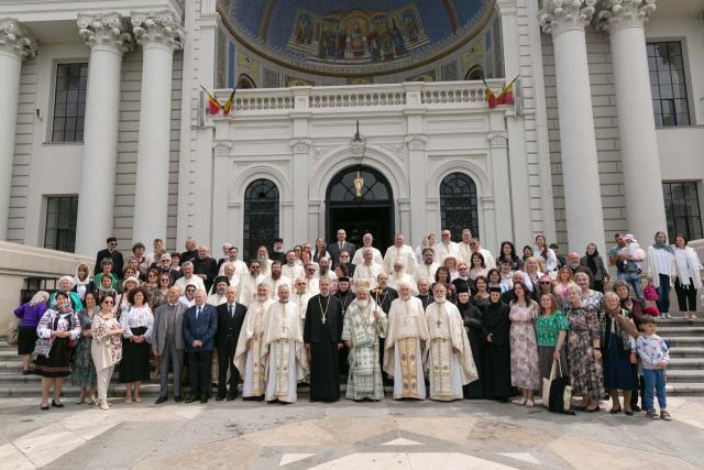 Studenții promoției 1995 de la Facultatea de Teologie din Iași