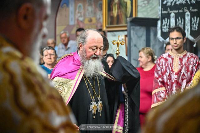 Centenarul bisericii ortodoxe din Deliblata marcat prin Sfânta Liturghie arhierească