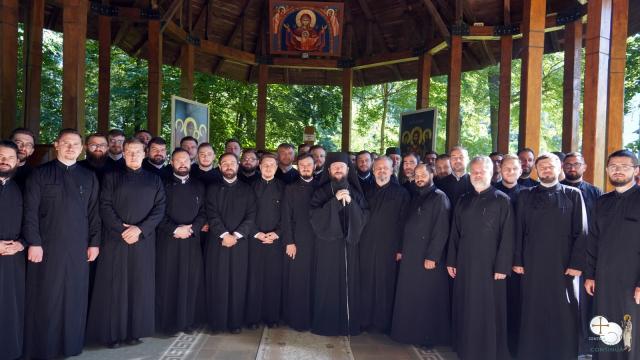 Tinerii preoți din Arhiepiscopia Iașilor au participat în aceste zile la un program de formare, organizat la Miclăușeni