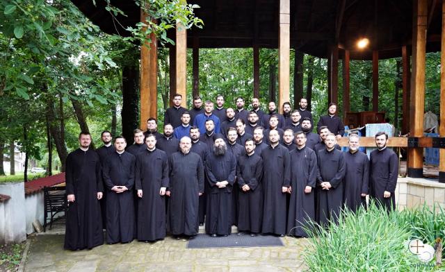 Tinerii preoți din Arhiepiscopia Iașilor au participat în aceste zile la un program de formare, organizat la Miclăușeni