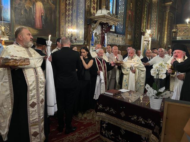 „Să ne comportăm cu frățietate, cu solidaritate, cu generozitate și, mai ales față de cei lipsiți, cu multă milă – după pilda Mântuitorului, Cel milostiv și iubitor de oameni”