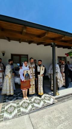 La Parohia Dragova a fost sfințită un nou așezământ social și parohial