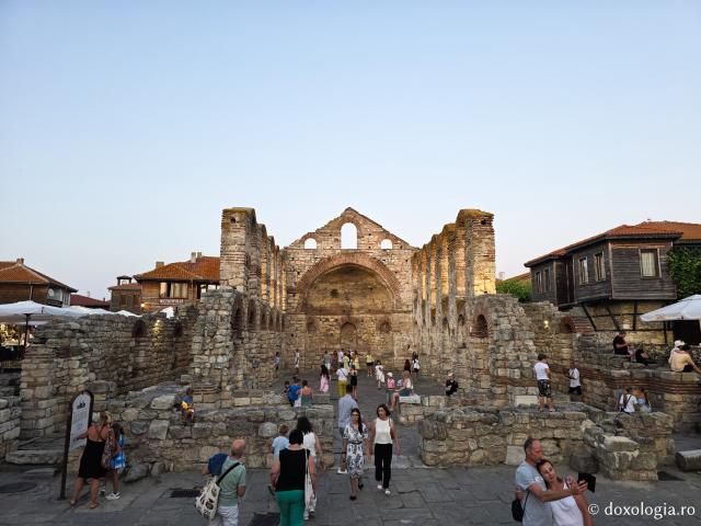 Ruinele Bisericii „Sfânta Sofia”, vechea reședință episcopală din Nessebar
