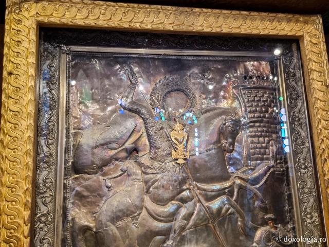 Icoana făcătoare de minuni a Sfântului Mare Mucenic Gheorghe din biserica ortodoxă greacă din Cairo